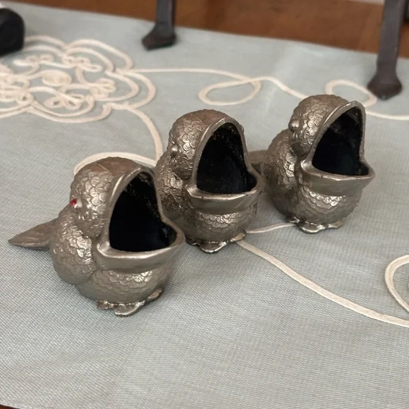 Silver Bird Figurine Set of 3 in very good condition designed 1890-1920 Decor